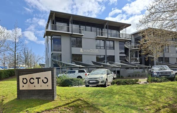 114  m² Commercial space