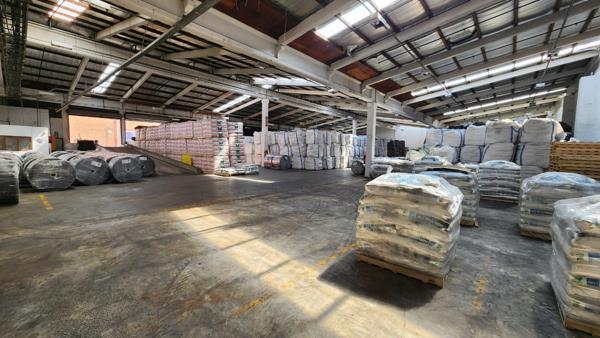 1 639  m² Commercial space