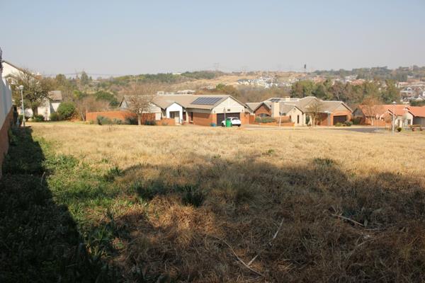 1 130 m² Land