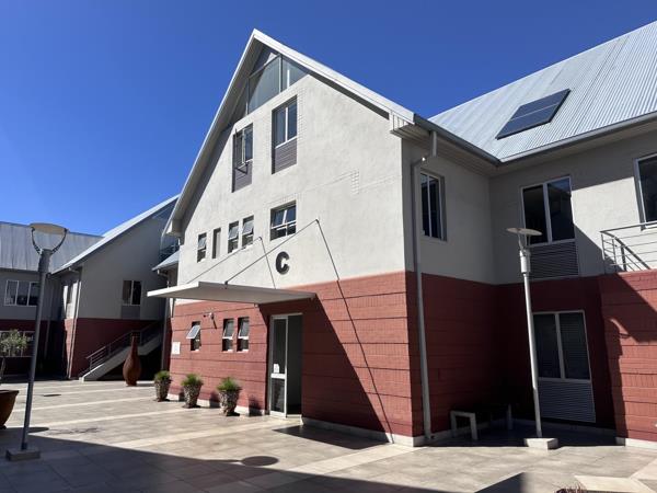 144  m² Commercial space