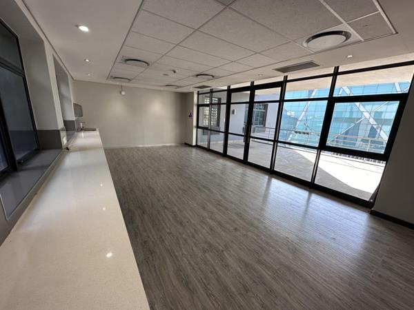 550  m² Office Space