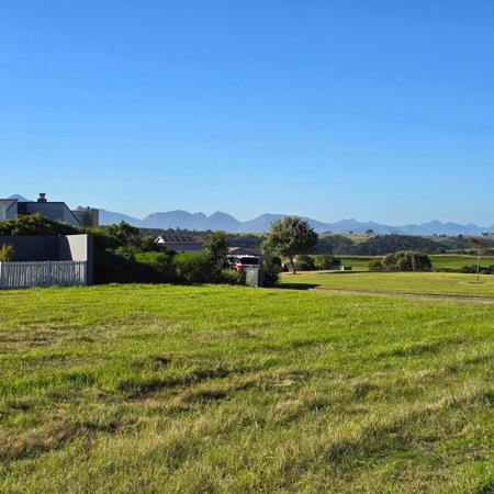 1 144 m² Land