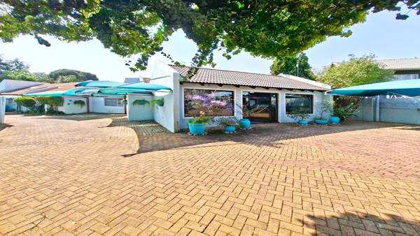 587  m² Office Space