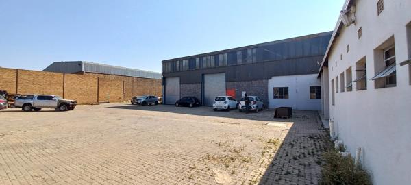 1 750  m² Industrial space