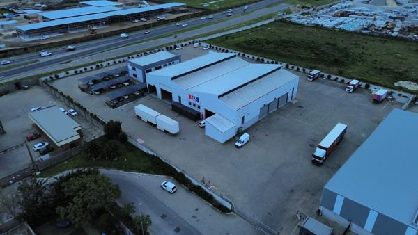 2 350  m² Industrial space