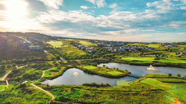 1 210 m² Land