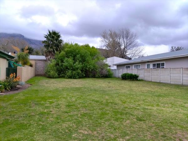 528 m² Land