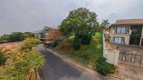 700 m² Land