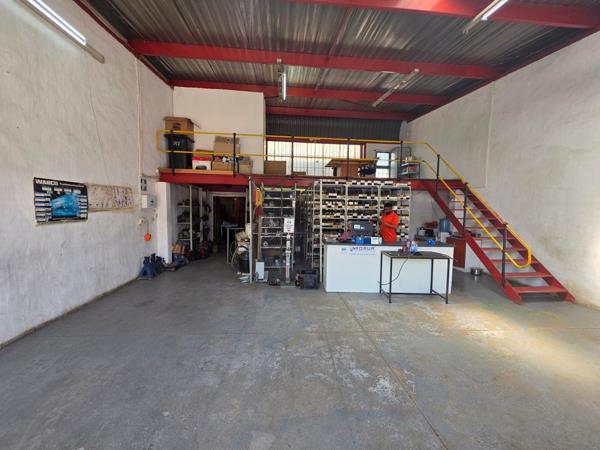 130  m² Industrial space