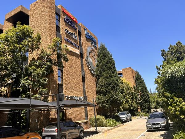 476  m² Commercial space