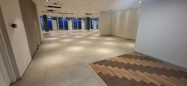 1 499  m² Office Space