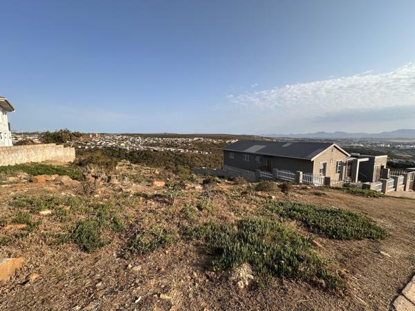 600 m² Land
