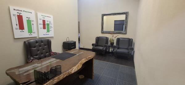 161.9  m² Office Space