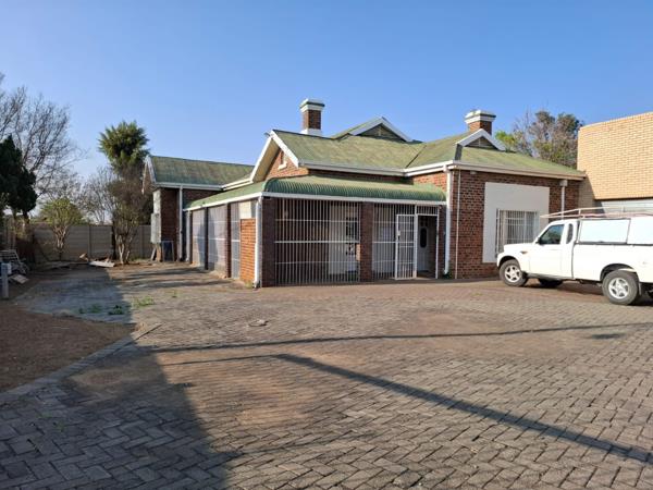 870  m² Office Space