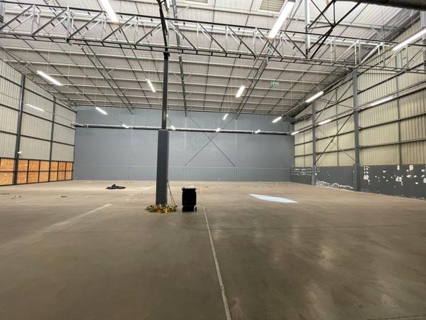 1 100  m² Industrial space