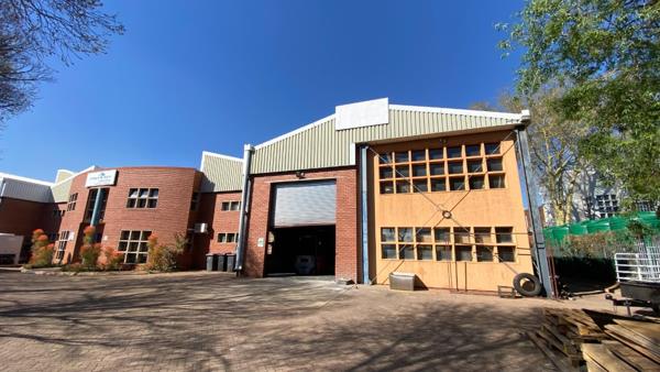 895  m² Industrial space