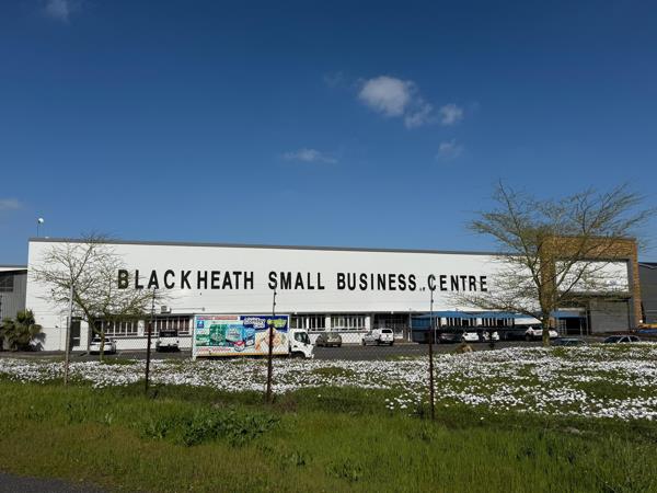 208  m² Industrial space