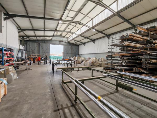 800  m² Industrial space