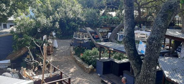 219  m² Commercial space