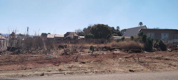 1 190 m² Land