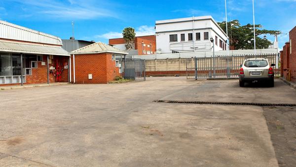 351  m² Industrial space