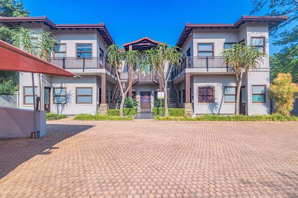 310  m² Office Space