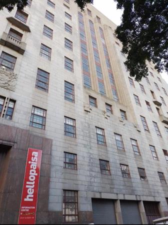 1 230  m² Retail Space