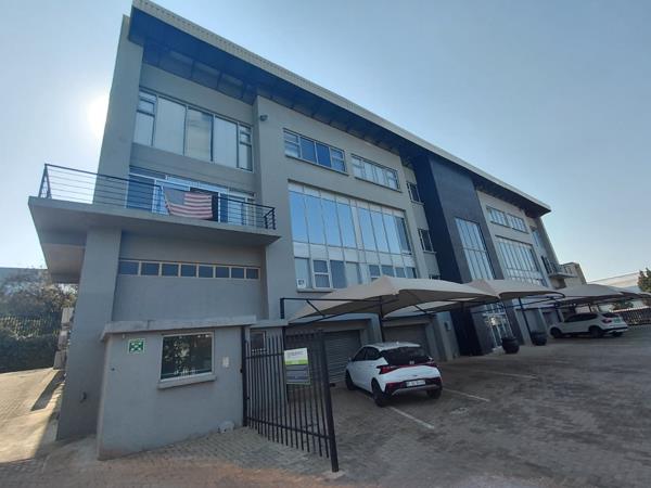 236  m² Commercial space