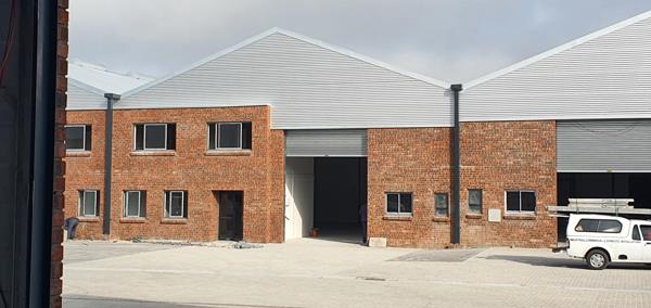 1 080  m² Industrial space