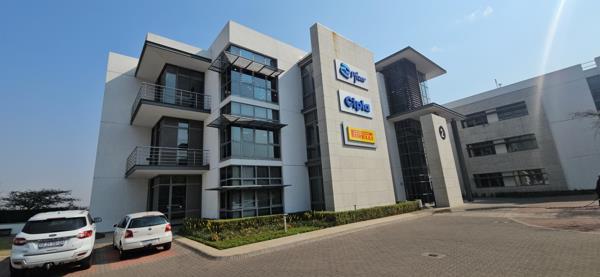 656  m² Commercial space