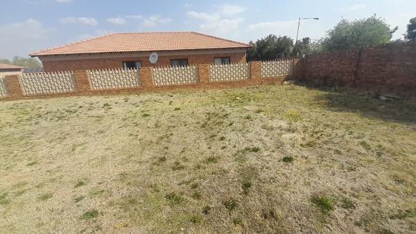 536 m² Land