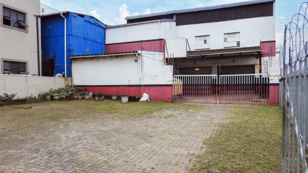 894  m² Industrial space