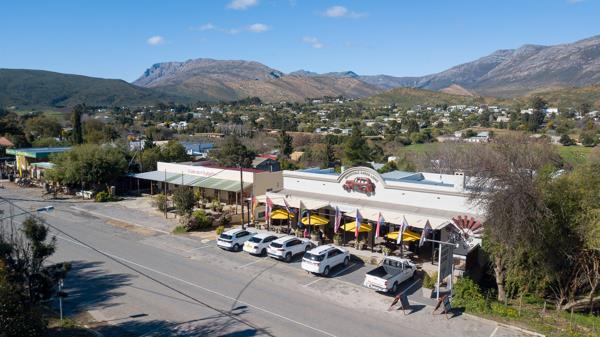 1 300  m² Commercial space