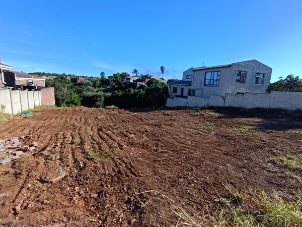 700 m² Land