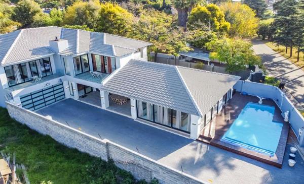 5 Bedroom House