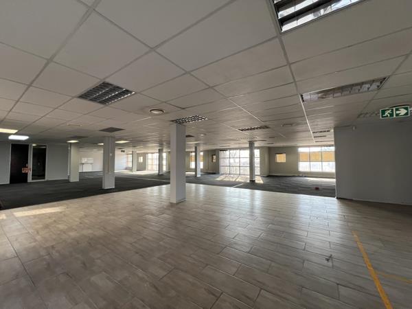 792  m² Commercial space