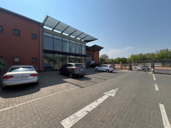 954  m² Industrial space