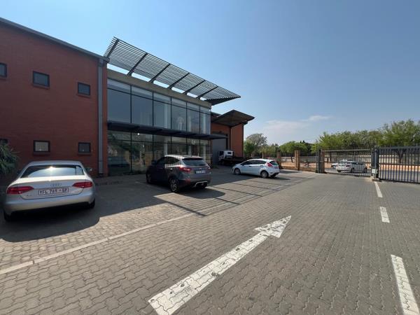 954  m² Industrial space