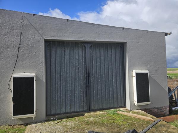 104  m² Commercial space