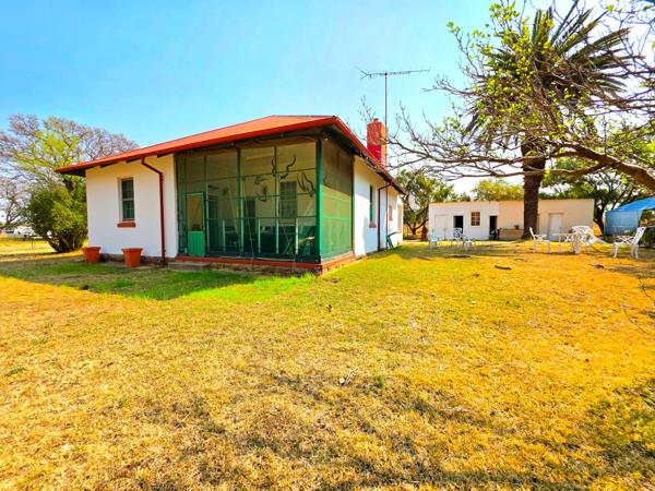 8 565 m² Smallholding