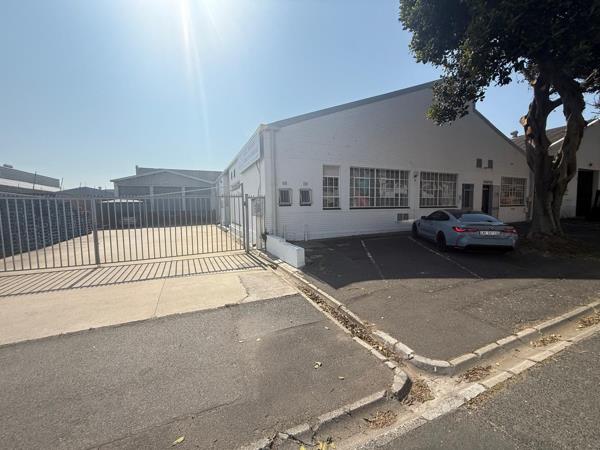 1 200  m² Industrial space