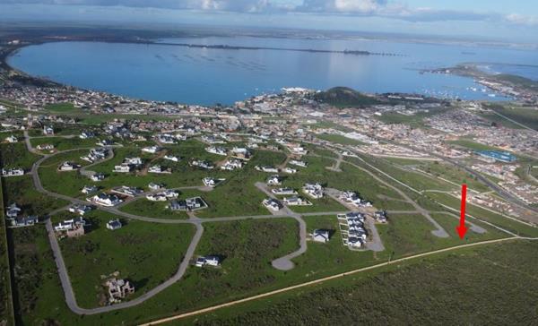 653 m² Land
