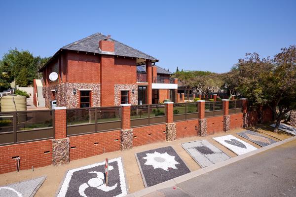 5 Bedroom House