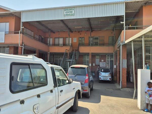 985  m² Industrial space