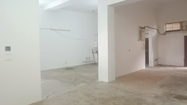 185  m² Commercial space