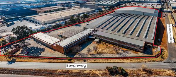 33 000  m² Industrial space