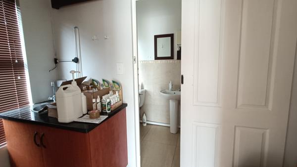 80  m² Commercial space