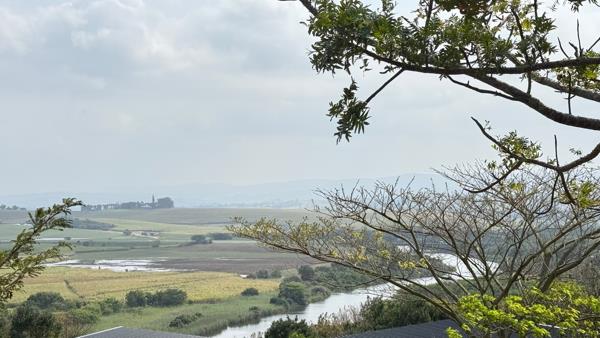 1 570 m² Land