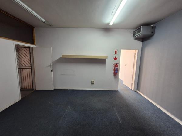 74  m² Commercial space