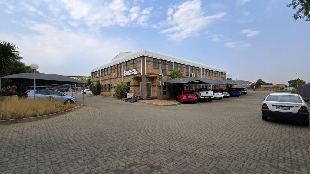 1 700 m² Industrial space